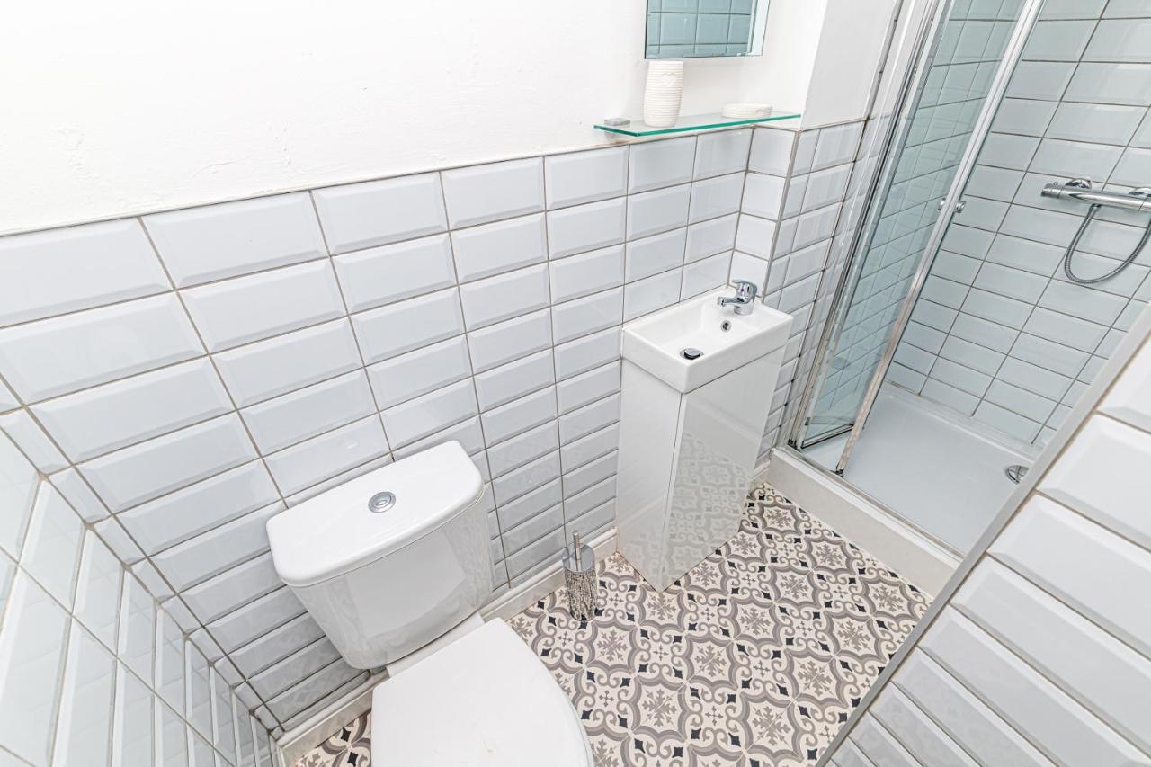Luxury 5 Bedroom Holiday Home Within Prescot Dış mekan fotoğraf