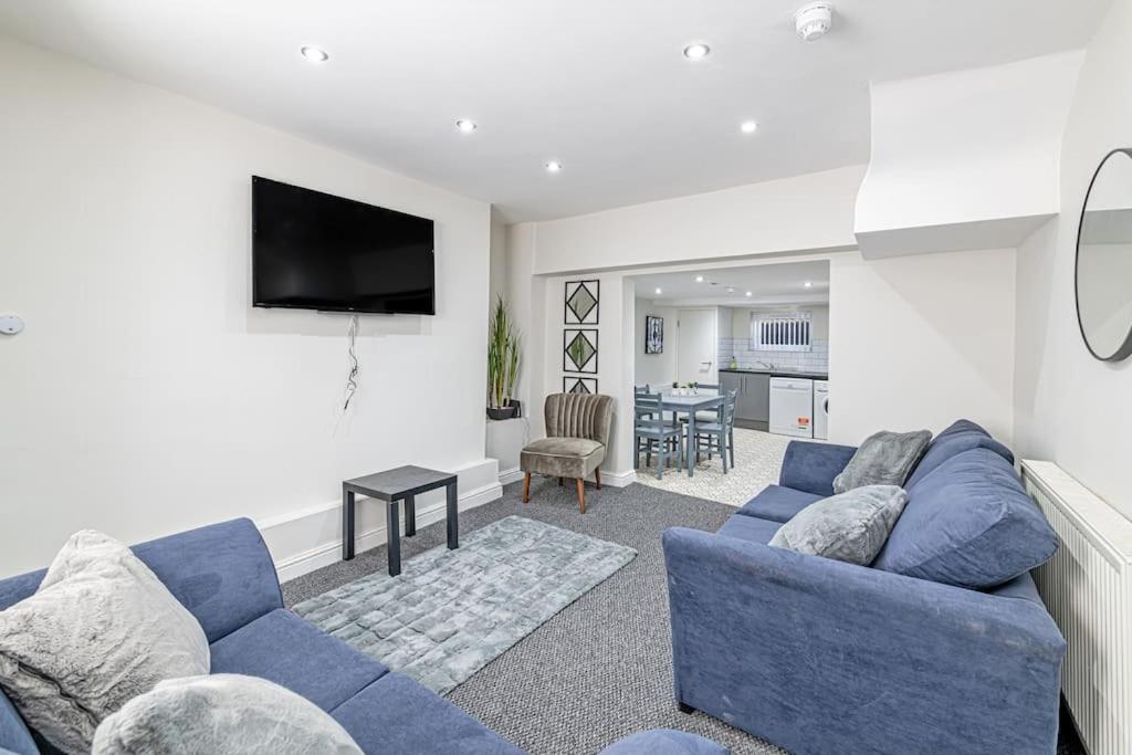Luxury 5 Bedroom Holiday Home Within Prescot Dış mekan fotoğraf